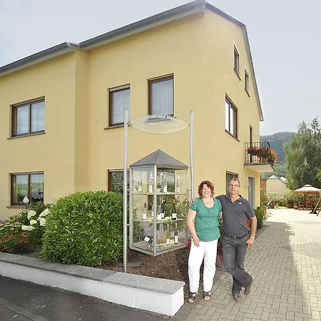 Homestay Oko-weingut Roman Herzog *